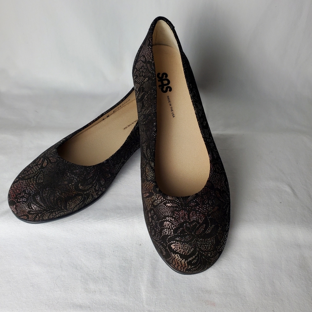 SAS Scenic Slip-on Ballet Flat in Black Lace size 8W